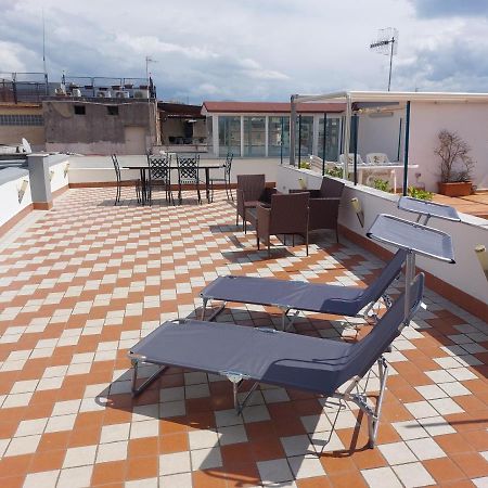 Apartamento Raggio Di Sole Nápoles Exterior foto