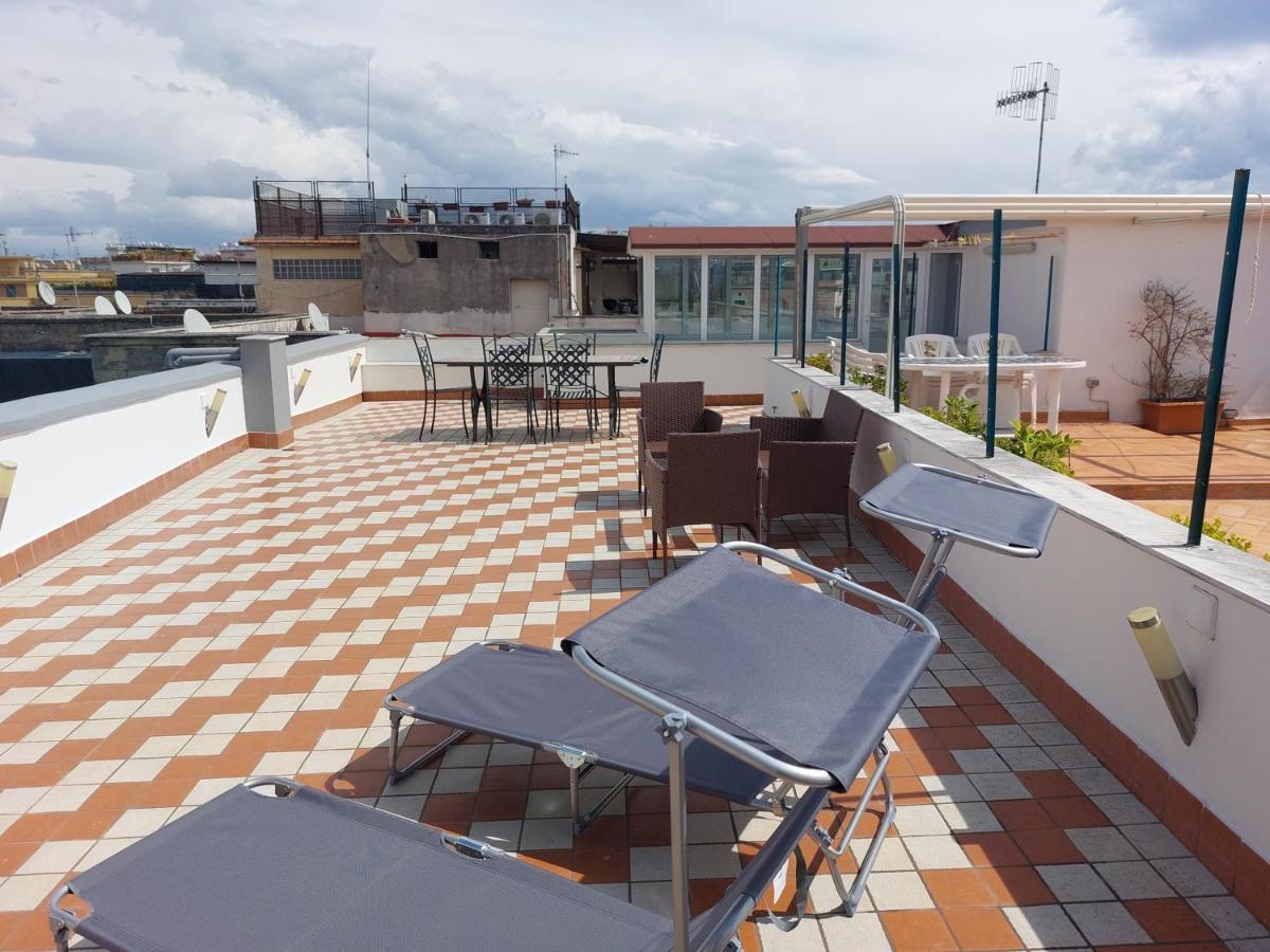 Apartamento Raggio Di Sole Nápoles Exterior foto